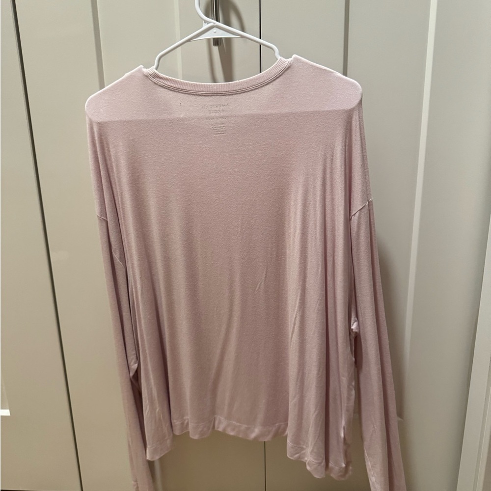 American Eagle Outfitters Soft and Sexy Light Pink Long Sleeve Tee Pocket NWT - Picture 5 of 5